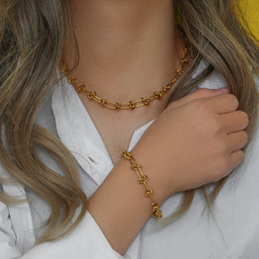 Conjunto Elegante: Colar e Pulseira de Nó